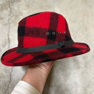 NWT Filson Wool Packer Hat Mackinaw Made in USA Buffalo Plaid Red Black Mens
